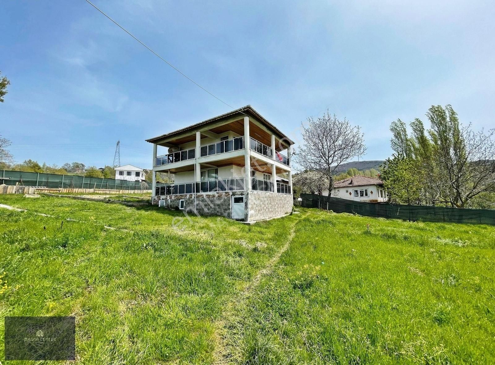 Magnadan Armutlu Selimiyede Satılık Dağ Evi Ve 1.534m2 Arsası