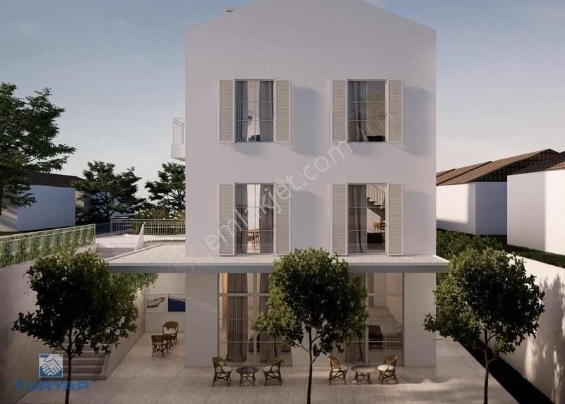 Fethiye Merkez'de Ticari %40 İmarlı Arsa