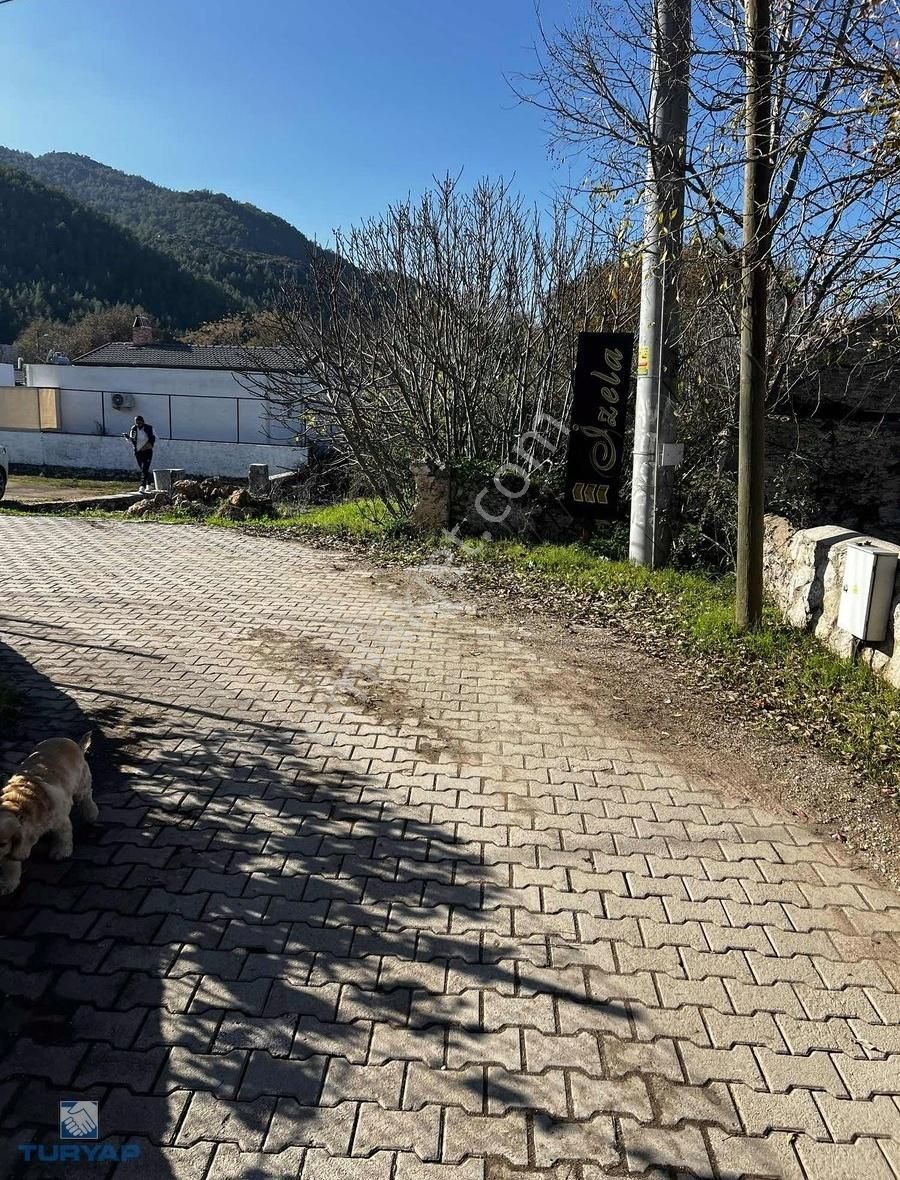 Kaya Köy Merkezde Büyük Kilisenin Hemen Yakını 800 M2 Arazi