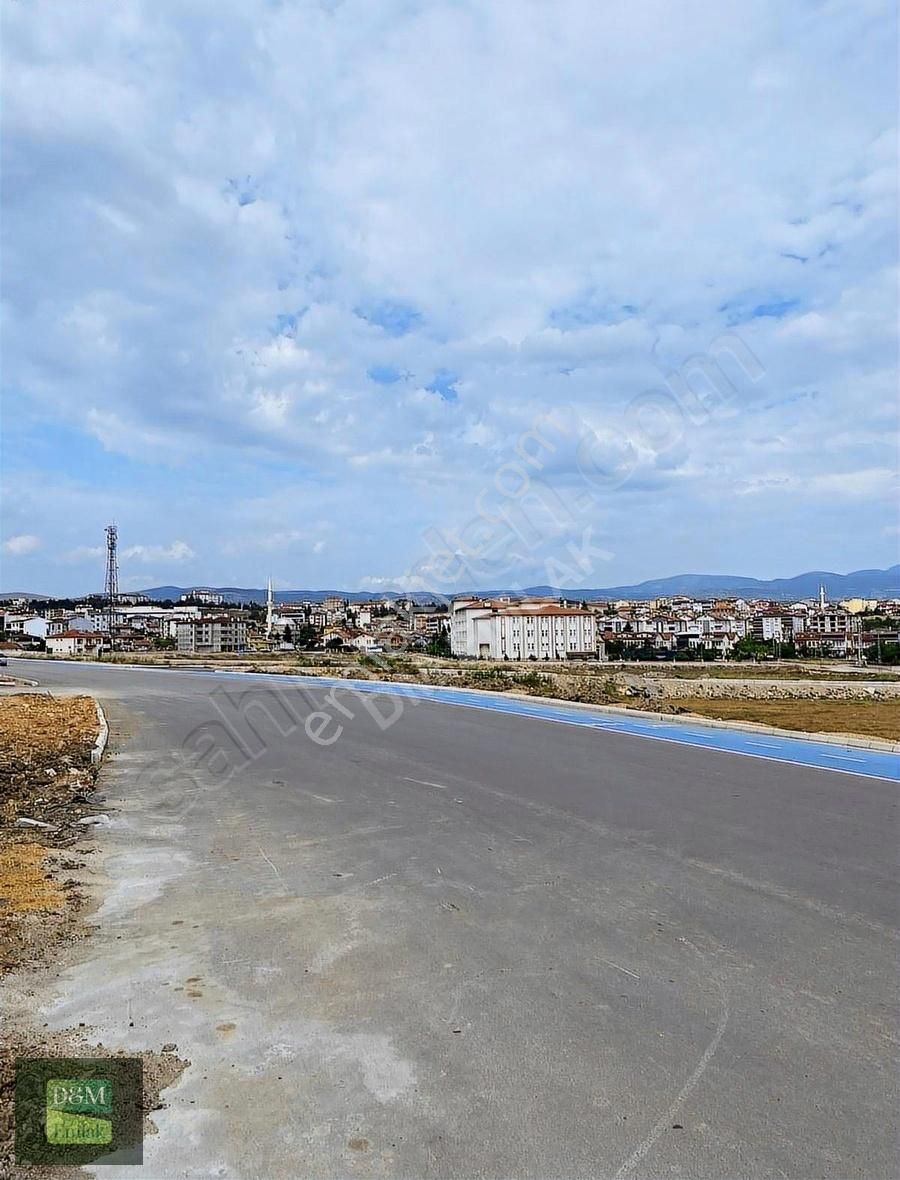 D&m Emlak'tan Şeker Mahallesin'de 350 M2 Kurumsala Uygun Dükkan