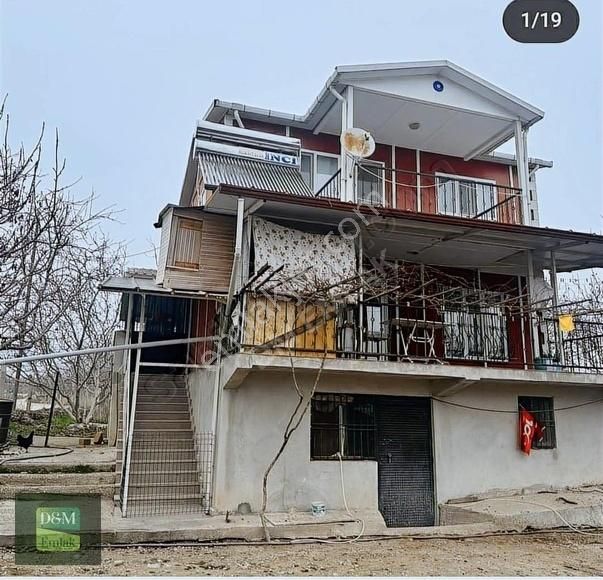 D&m Emlak'tan Ticari Alan Üzerinde 2 Katlı Satılık Müstakil Ev