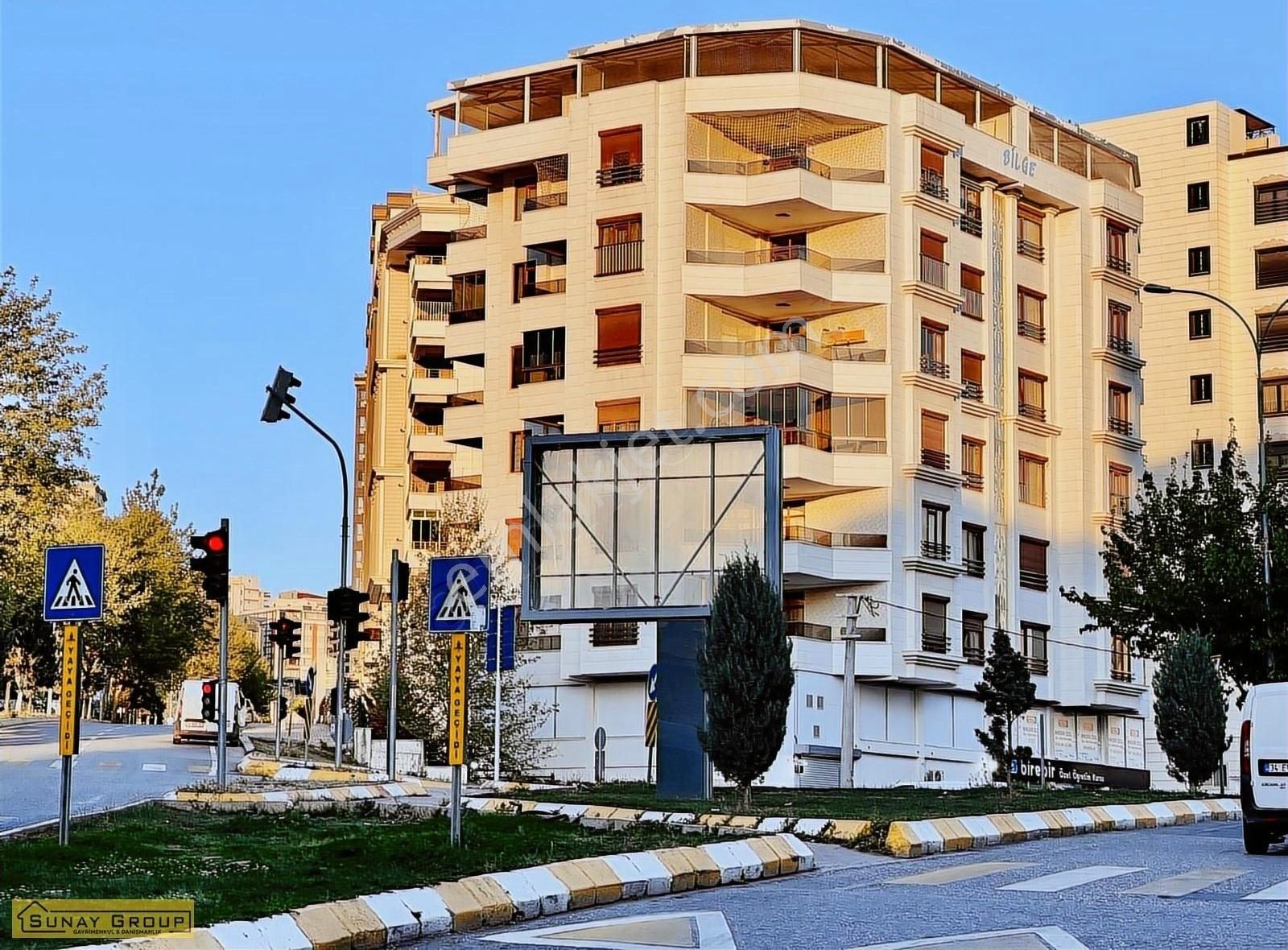 Karaköprü Akbayır'da Köşe Başı 3+1 Satılık Lüks Daire