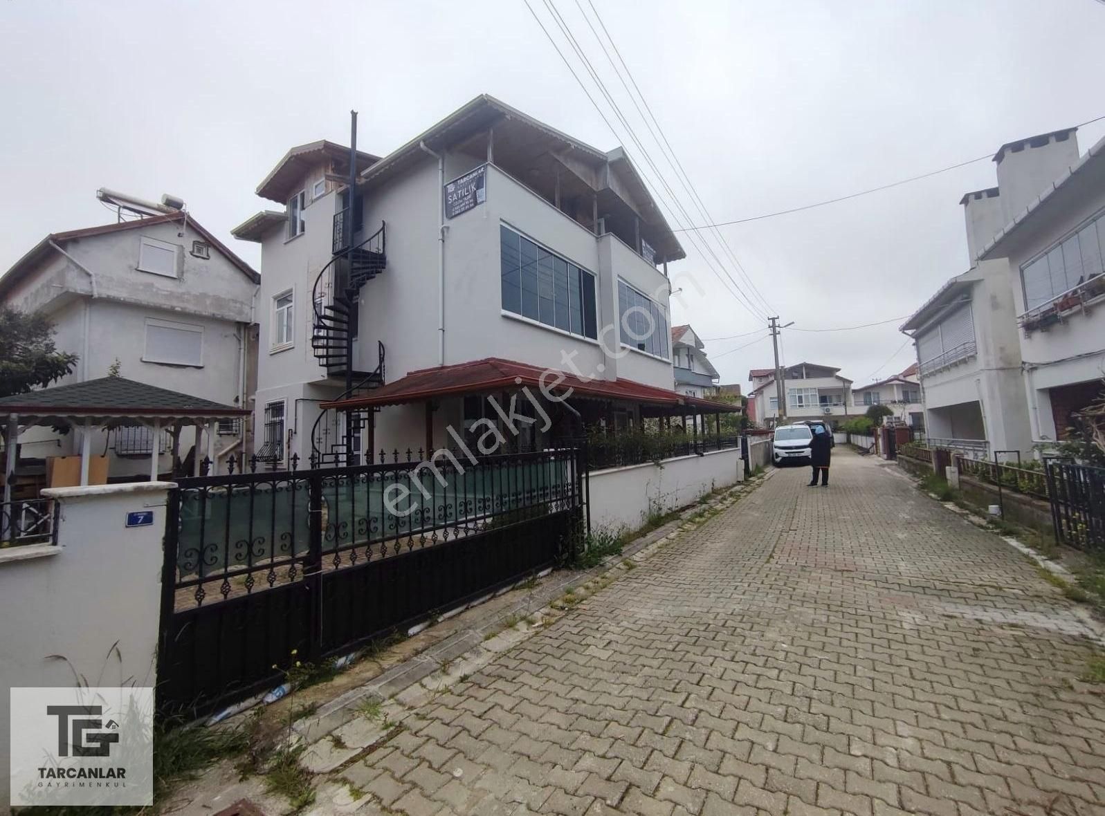 Tarcanlardan Kefkende İki Tane 4+1 (apart İşletmeye Uygun) Villa