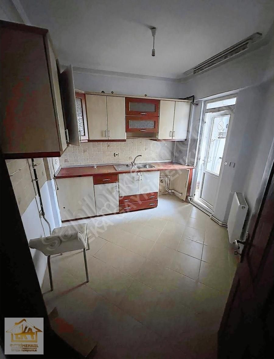 Uncalı'da Kiralık 3 + 1 Doğalgazlı Ara Kat Daire