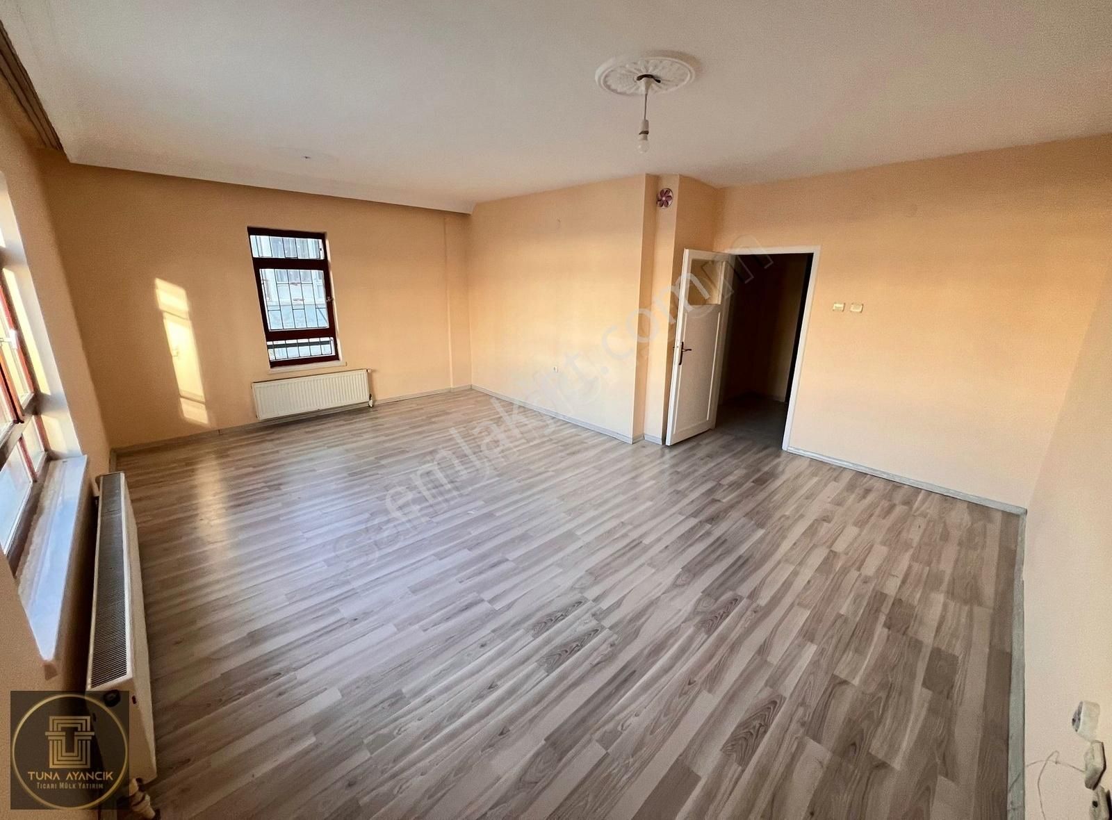 Tuna'dan İncirli'de Cadde Üzeri 3+1 Bağımsız Orta Kat Ön Cephe!