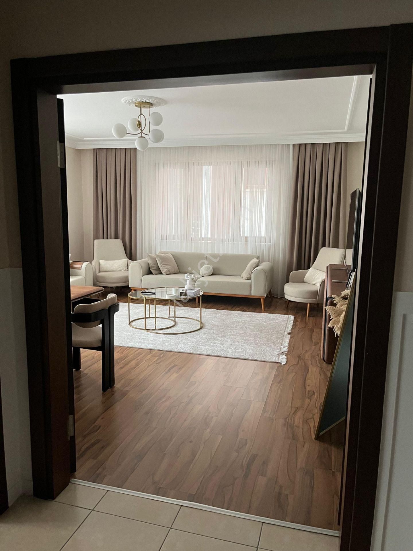 Deha Emlaktan Kiralık 3+1 Daire Söğütlü Mahallesi Jandarmaya Yakın