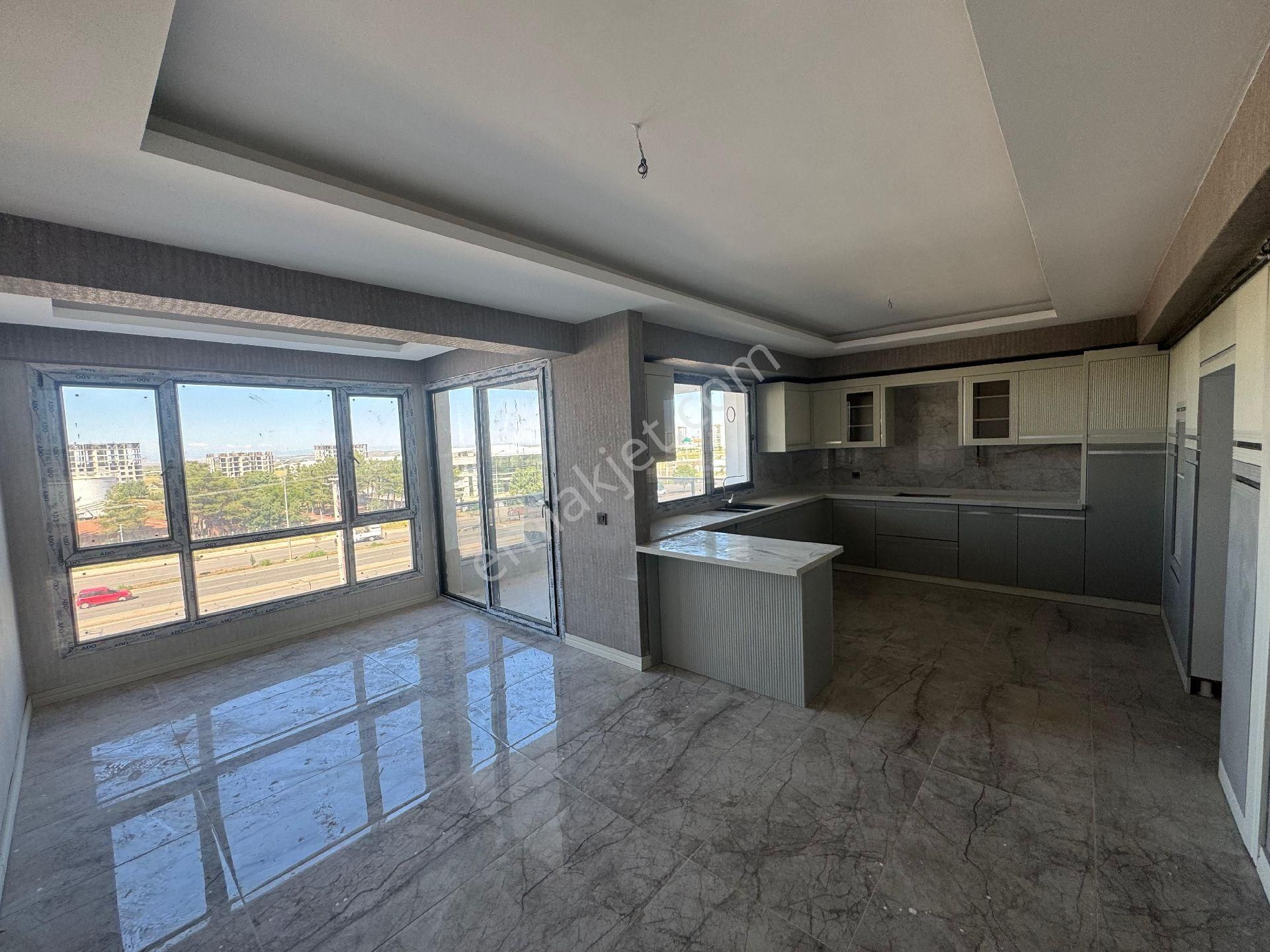 Ay Yapı Çınar Rezidans'ta 3. Kat 3.5+1 – 155 M² Net, Merkezi Konumlu Lüks Daire!