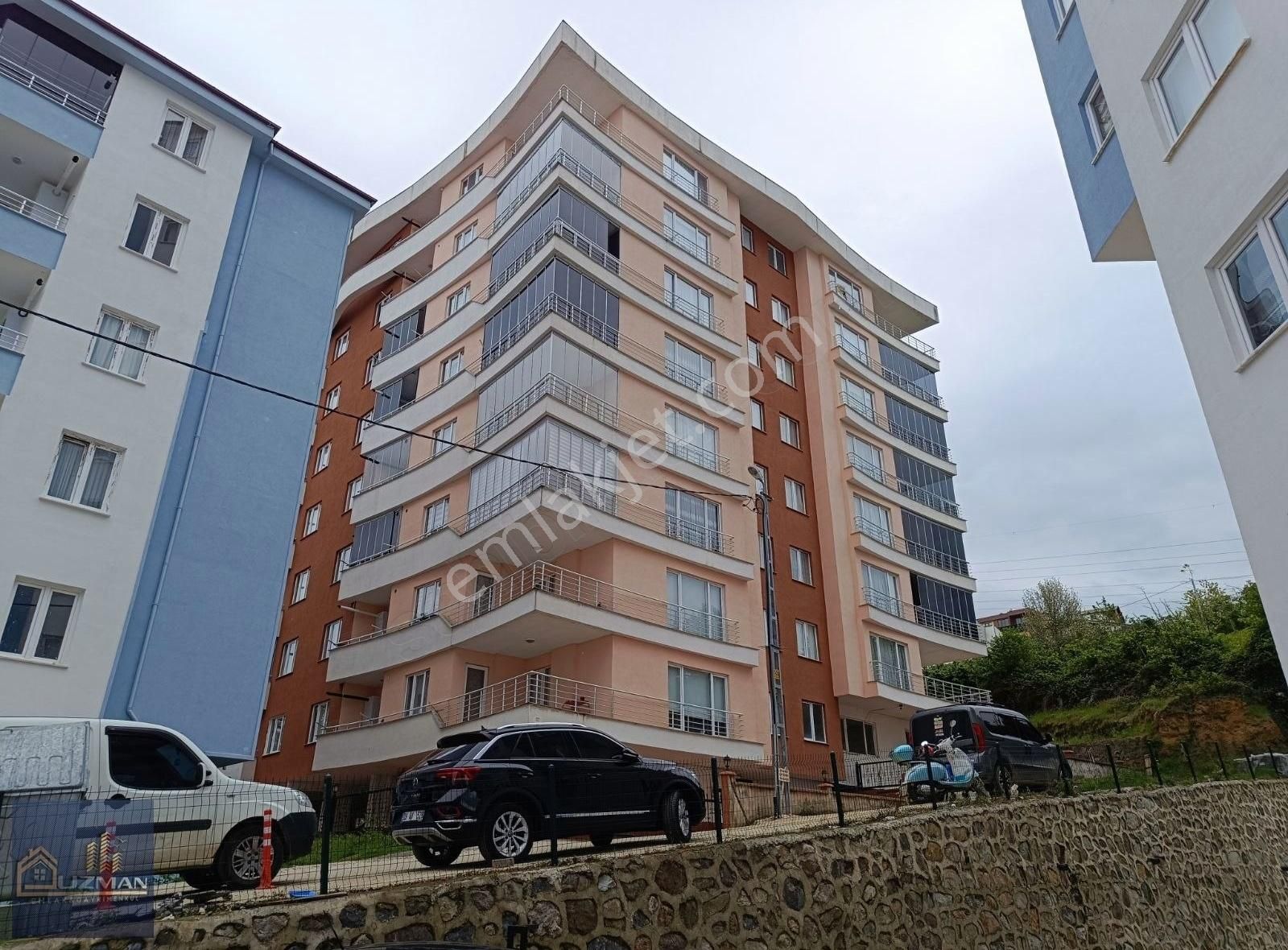 Uzman Emlak'tan 3+1 160m2 Kiralik Daire Vadi Manzara Evlerinde