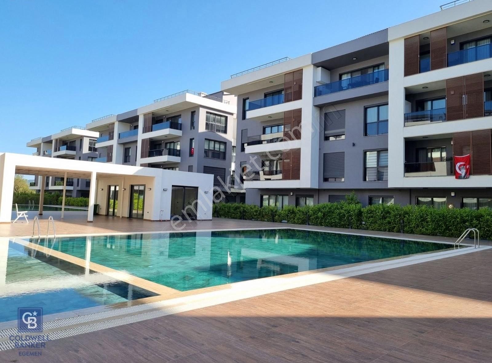 Beyazz Residence'ta Havuz & Peyzaj Cepheli Satılık 2+1 Daire!