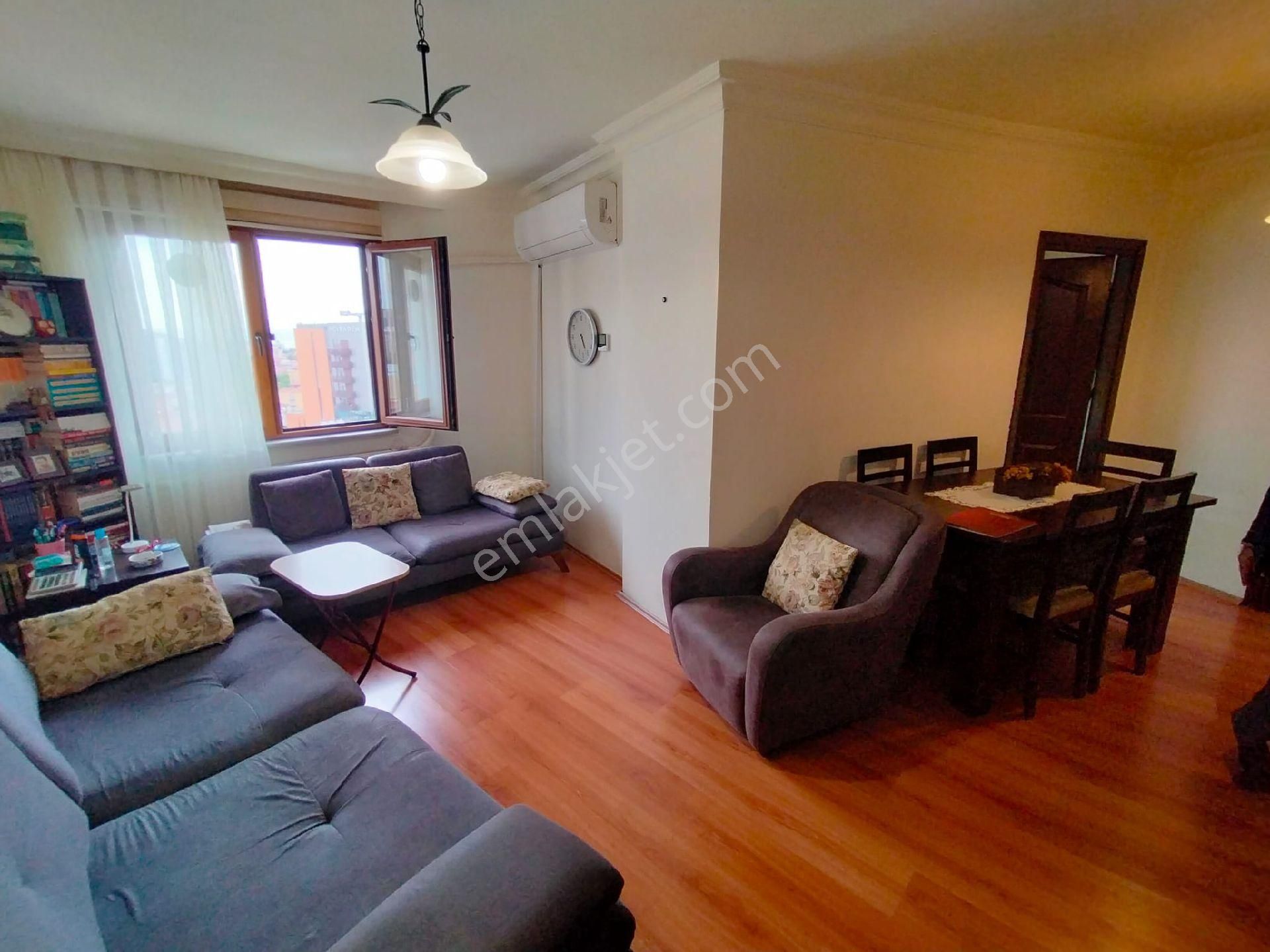 Ataşehir Küçükbakkalköy'de 2+1 Satılık Arakat Daire