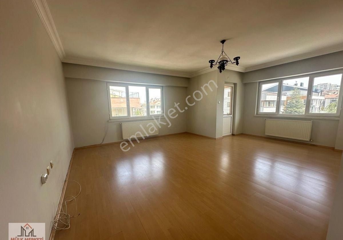 Yıldız Turan Güneş Yakını │ Kat'da │ Üç Cephe │ Asansörlü
