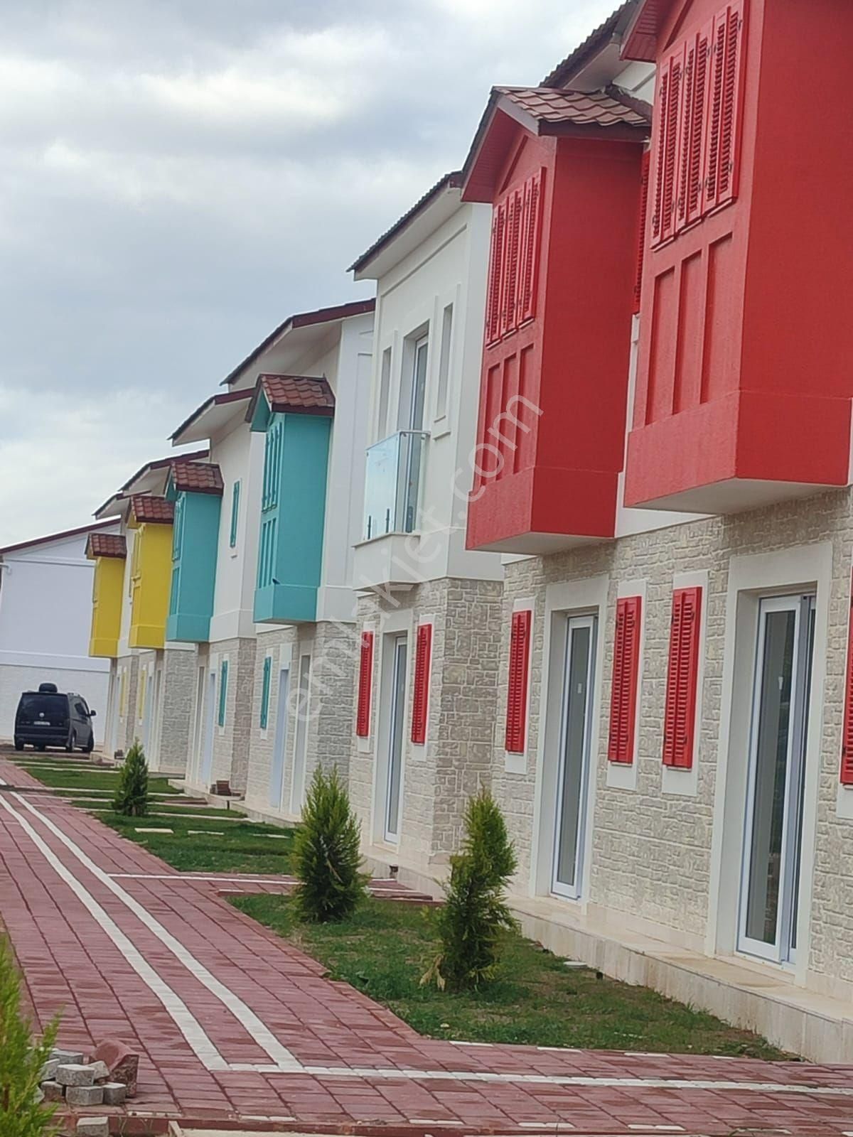Kapızlı Bakanlıklarda Marpessa Alaçatıda 70m2 1 +1