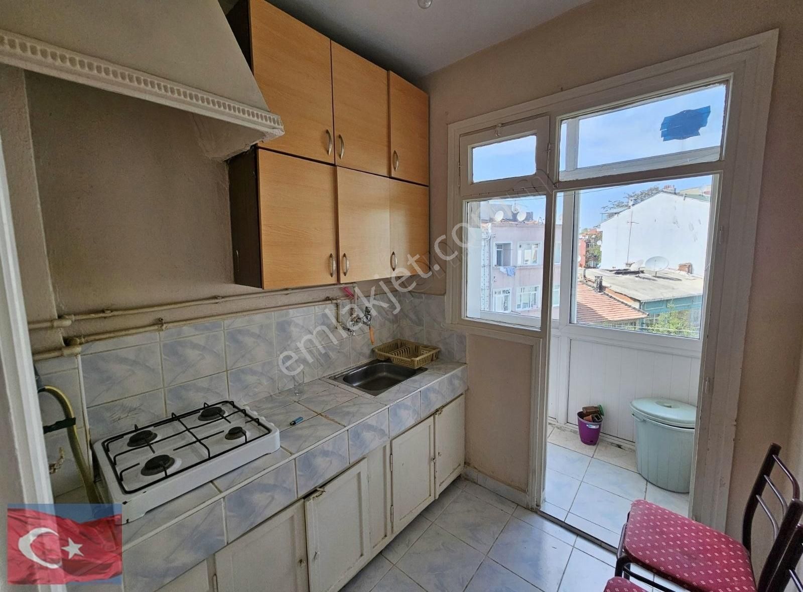 Kocamustafapaşa Silivrikapı 4.son Kat 2+1 60mk 2.500.000tl