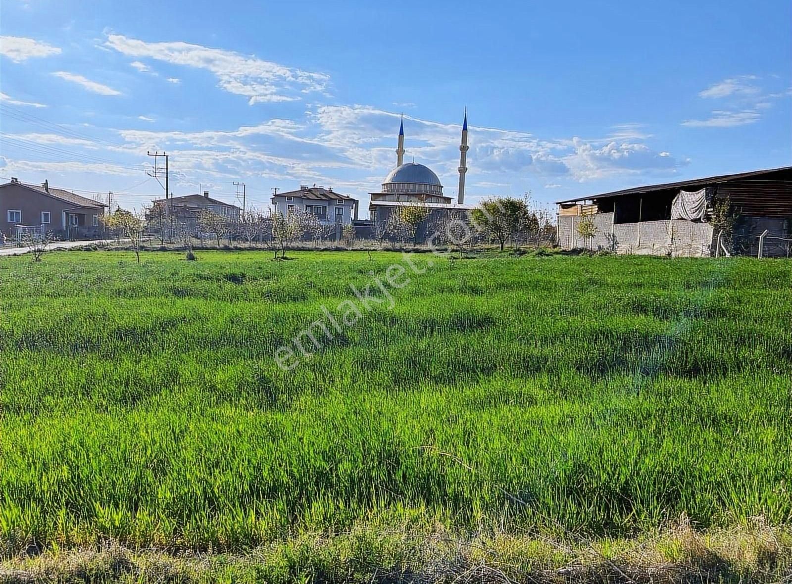 Temenos'tan Yapağılar'da Çift Cephe Satılık Arsa