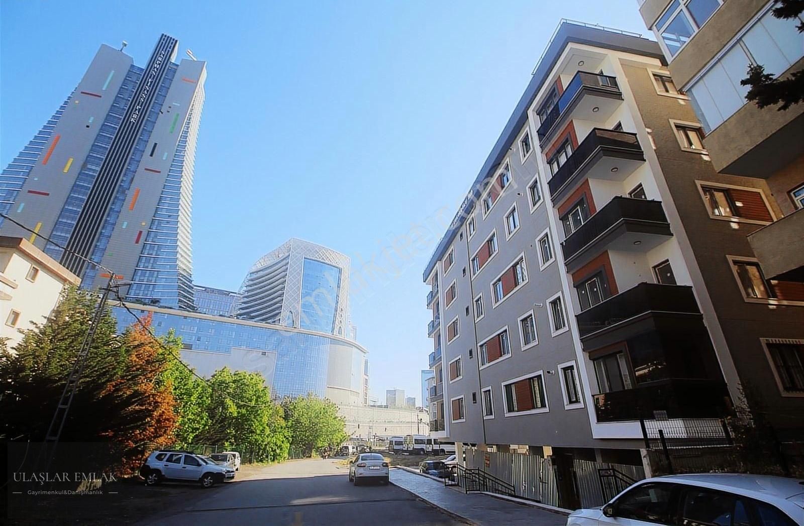 Finans Merkezi Karşısında 2+1 85 M2 Arakat Balkonlu Sıfır Daire.