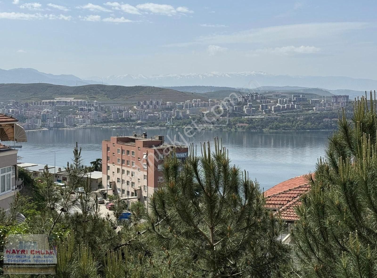 Gemlik Manastır Da Deniz Manzaralı 3+1 Satılık Daire