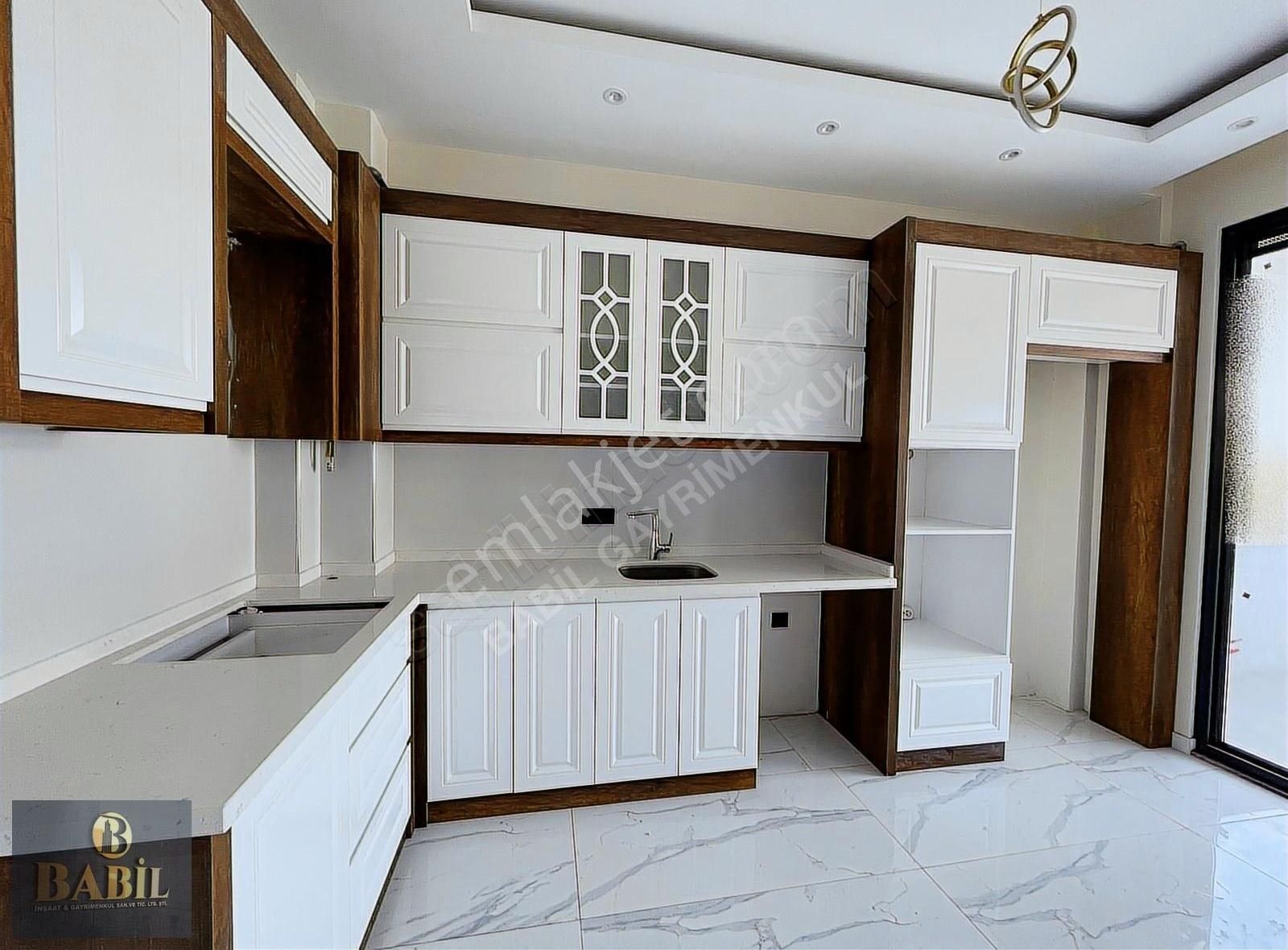 Denizli Merkezefendi Şemikler Mah. Satılık 145m2 3+1 Ebeveyn Banyolu Daireler