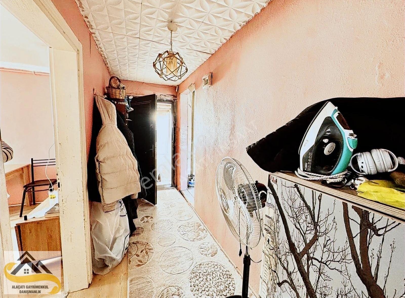 Alaçatı Dan Esentepe Mah'nde Hisseli 3. Kat 70 M2 1+1 99 Yapımı - Görsel 2