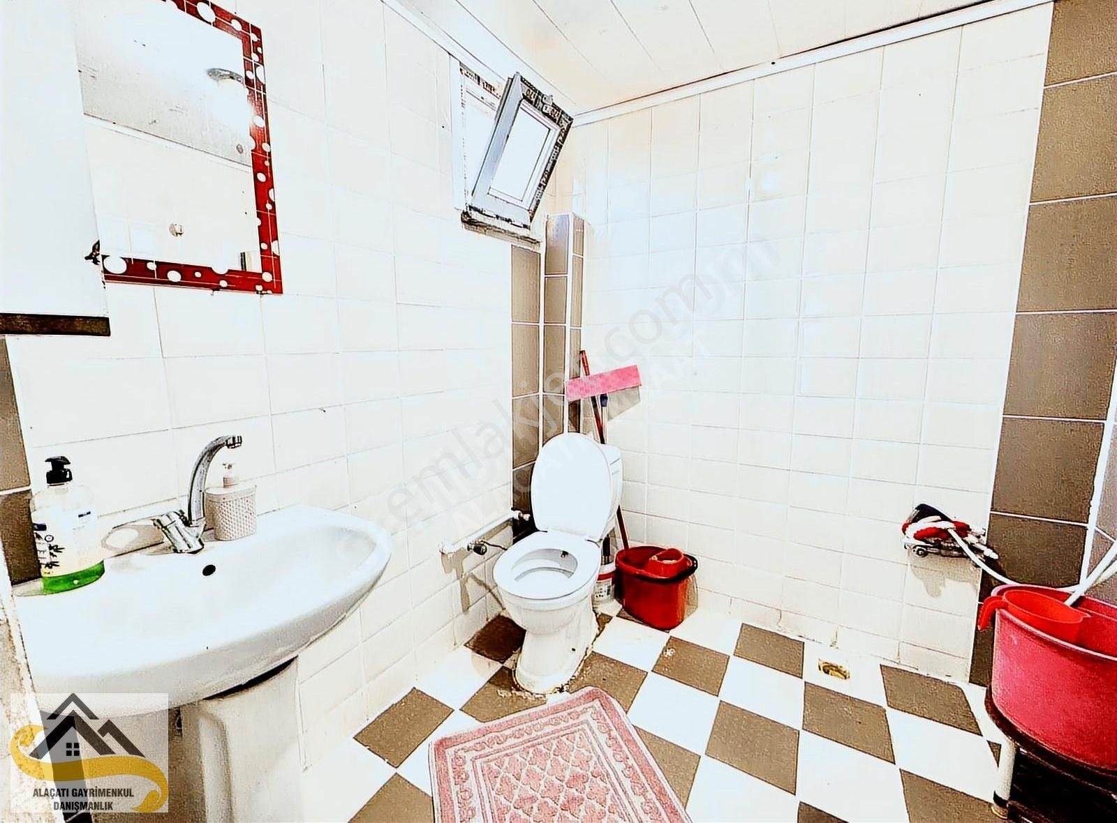 Alaçatı Dan Esentepe Mah'nde Hisseli 3. Kat 70 M2 1+1 99 Yapımı - Görsel 10