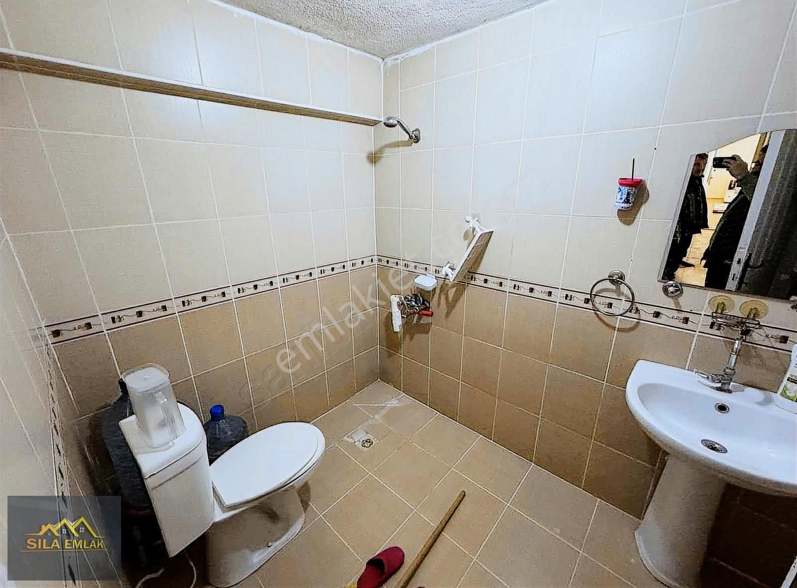 Sıla'dan Malazgirt'te Satılık 3+1 Gömüsüz Bahçe Kat Daire!