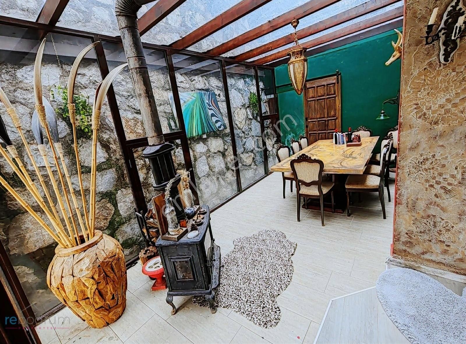 Bodrum Adabükü Turkuaz Sitesinde 2+1 Yapılı Bahçe Katı Daire