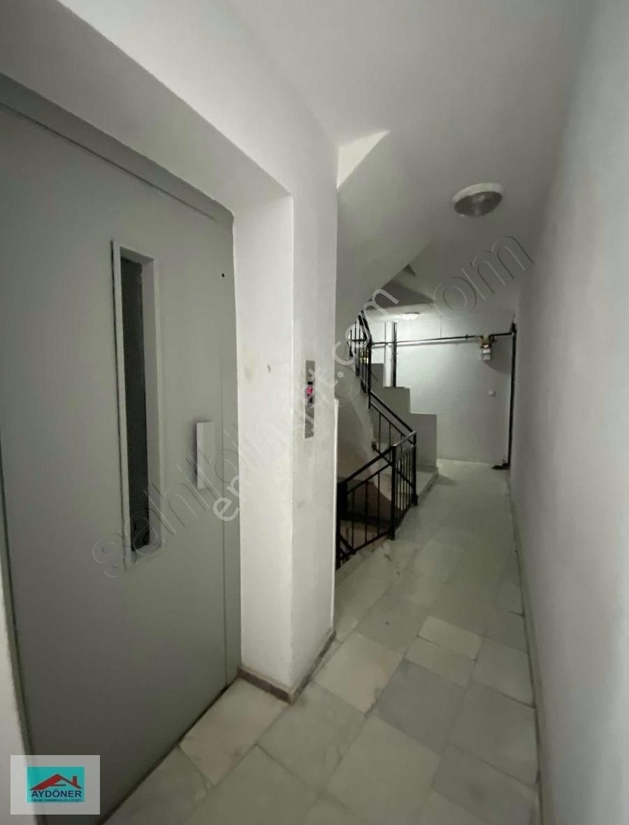 Buca Yeşilbağlarda Site İçinde Ara Kat Acil Satılık Daire