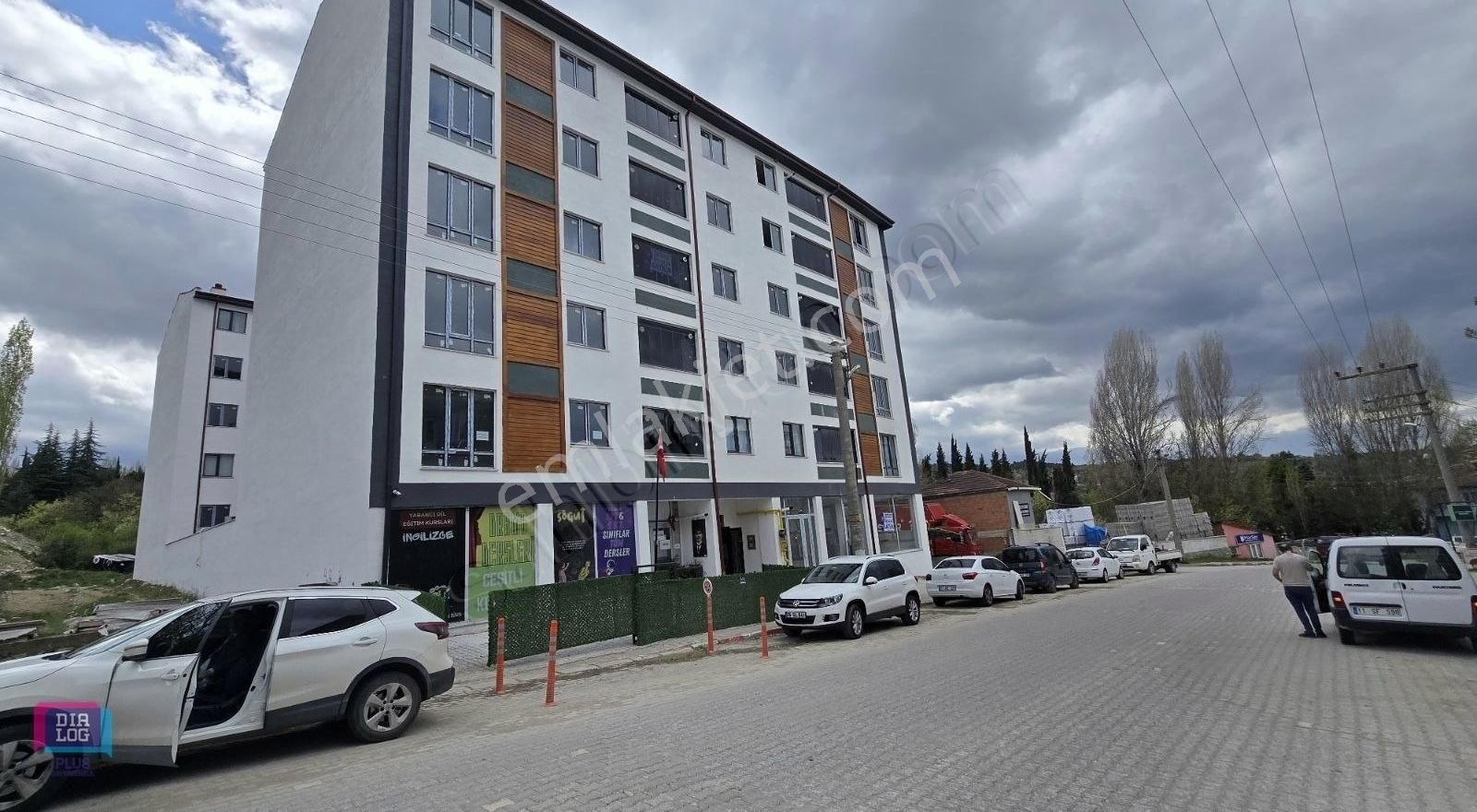 Dialog Plus Farkıyla Eskişehir Cad. Üzerinde Satılık 3+1 Daire