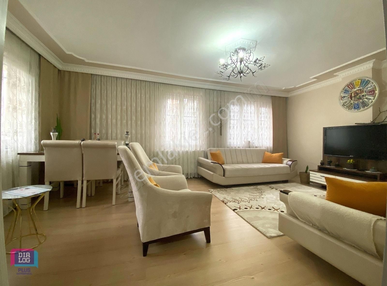 Dialog Plus'da Bakımlı Satılık Ayrı Girişli 2 Daireden Oluşan Ev