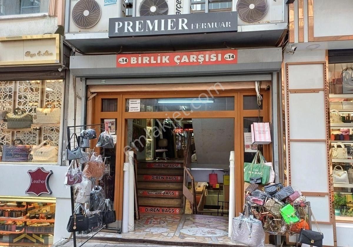 Çemberlitaş Sultanahmet Bölgesinde Ticaretin Çok Yoğun Olduğu Bölgede 25 Metrekare Depo