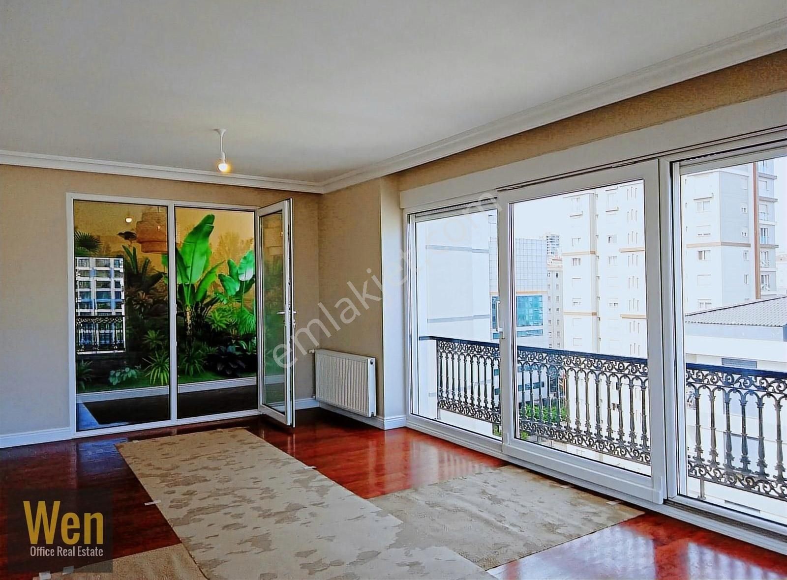 Caddebostan Sahilde Manzaral 3+1 Lüx Boş Daire