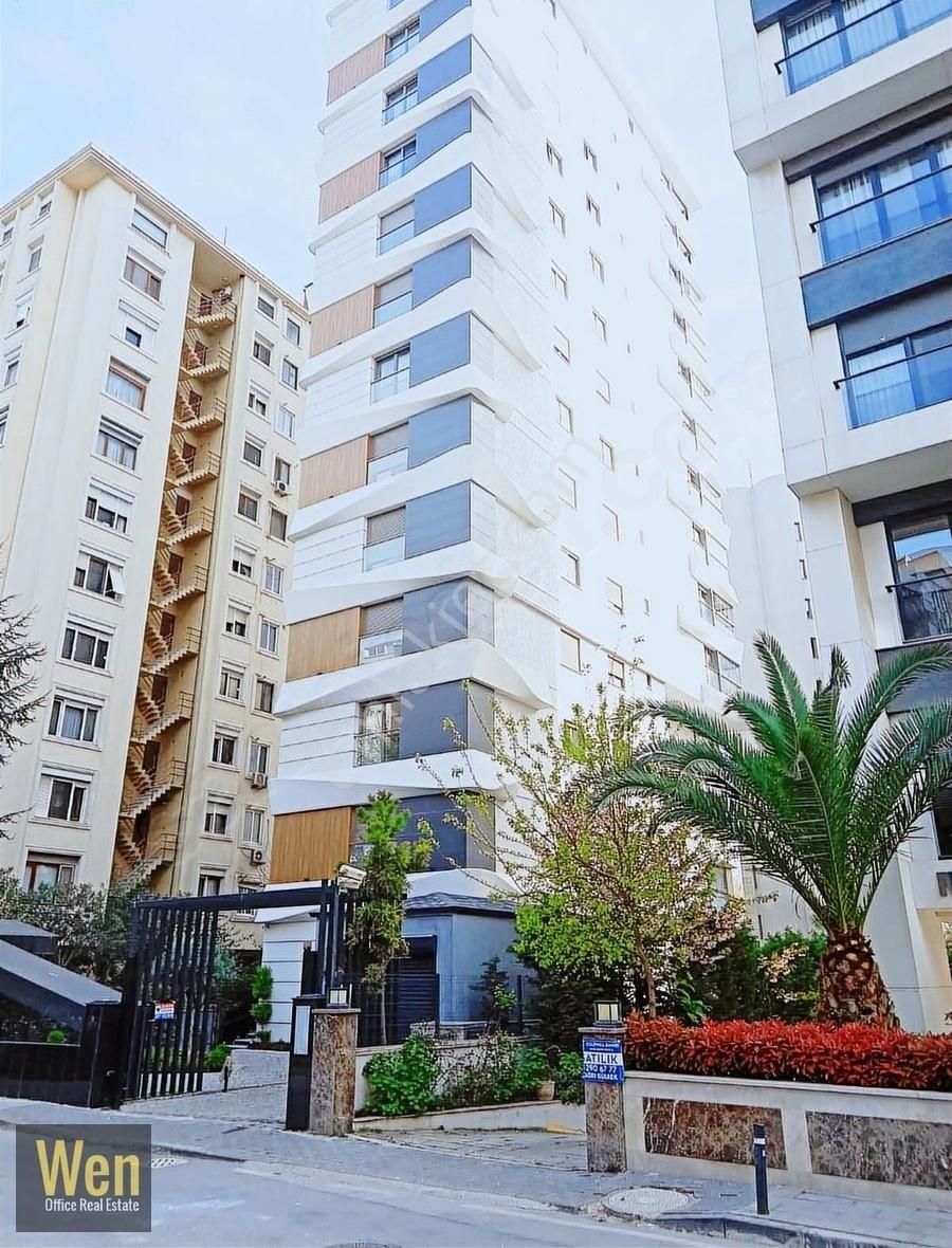 Caddebostan Sahilde Sıfır Binada Katta Tek Geniş Balkonlu 2+1