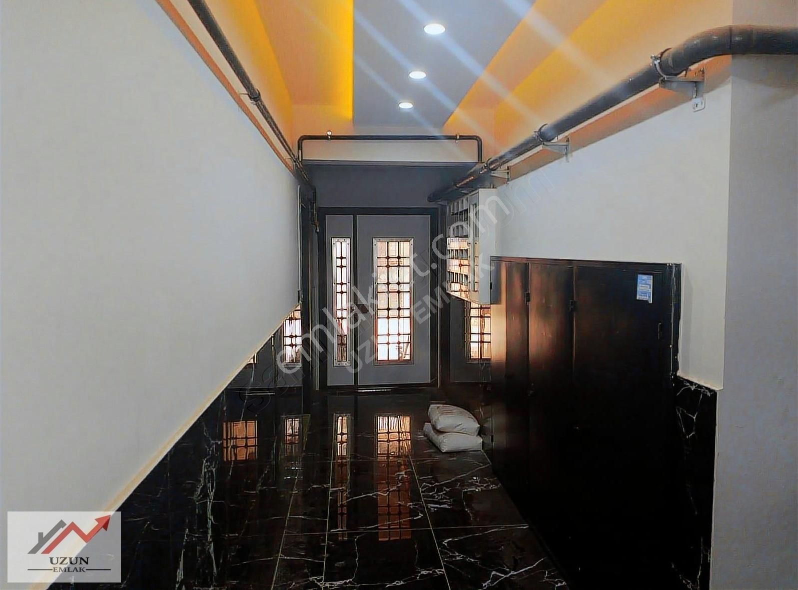 Uzun Emlak'tan Muradiye Merkez'de Kiralık 1+1 Sıfır Daire