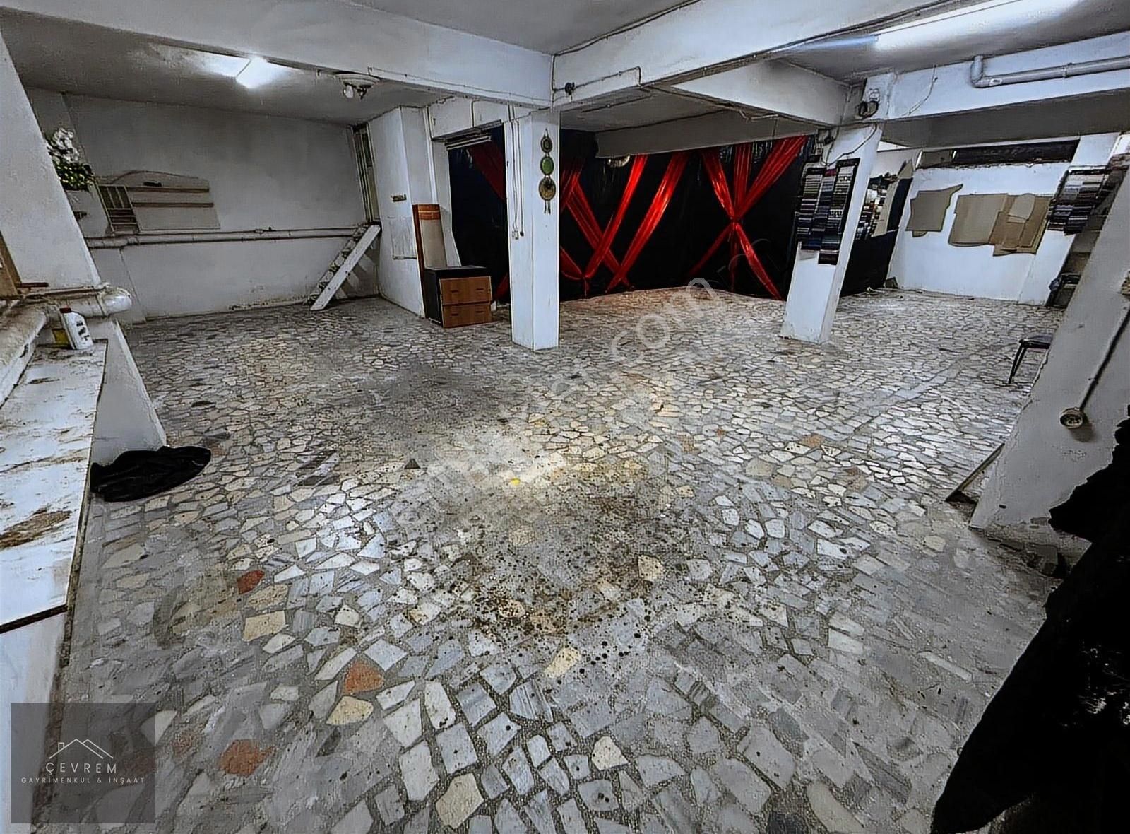 *çevrem*den Yeşilova'da 160m² Kullanışlı , Yüksek Tavanlı Dükkan
