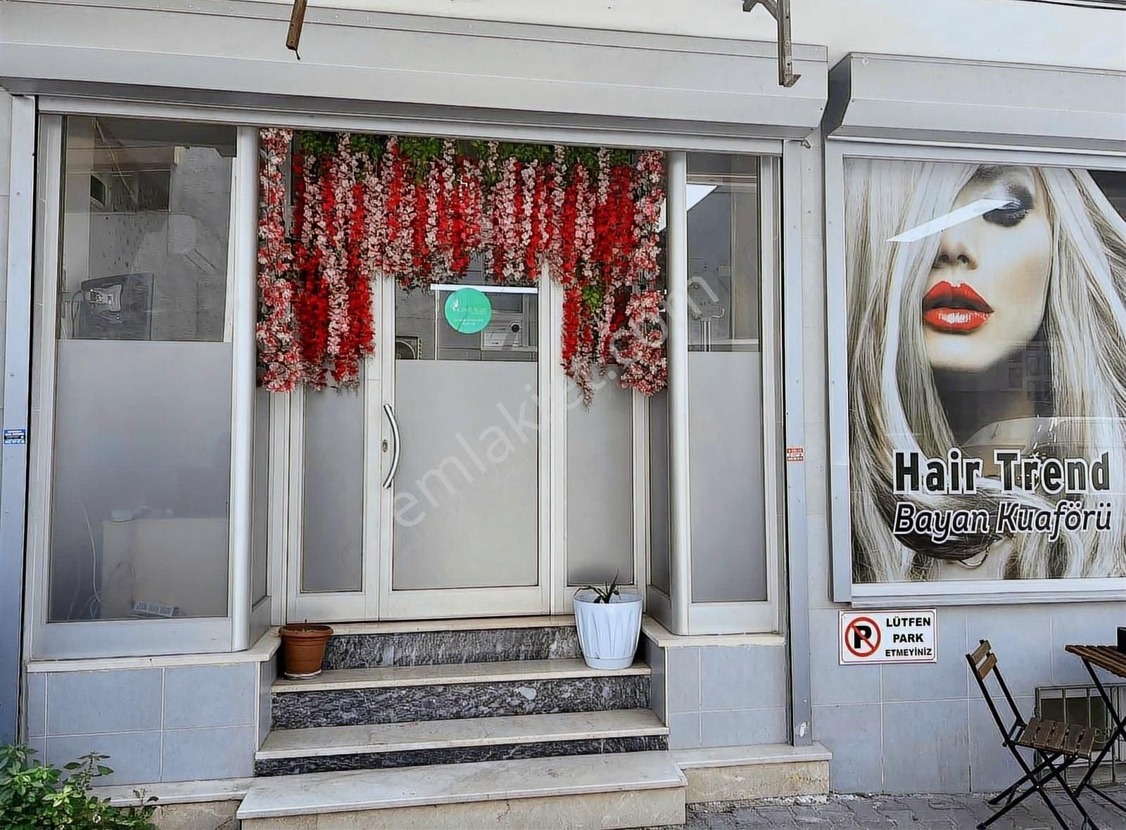 Yeni Binada Depolu Dükkan Acil 17 Bin Tl Kirası Var .