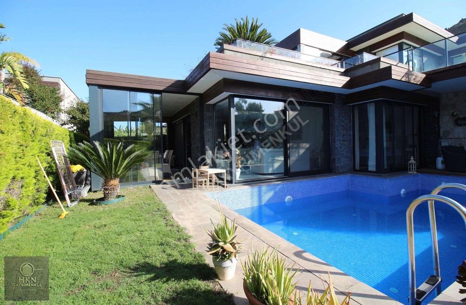 Bodrum Yahşi De Otel Konseptinde Plajlı Havuzlu 3+1 Lüks Villa