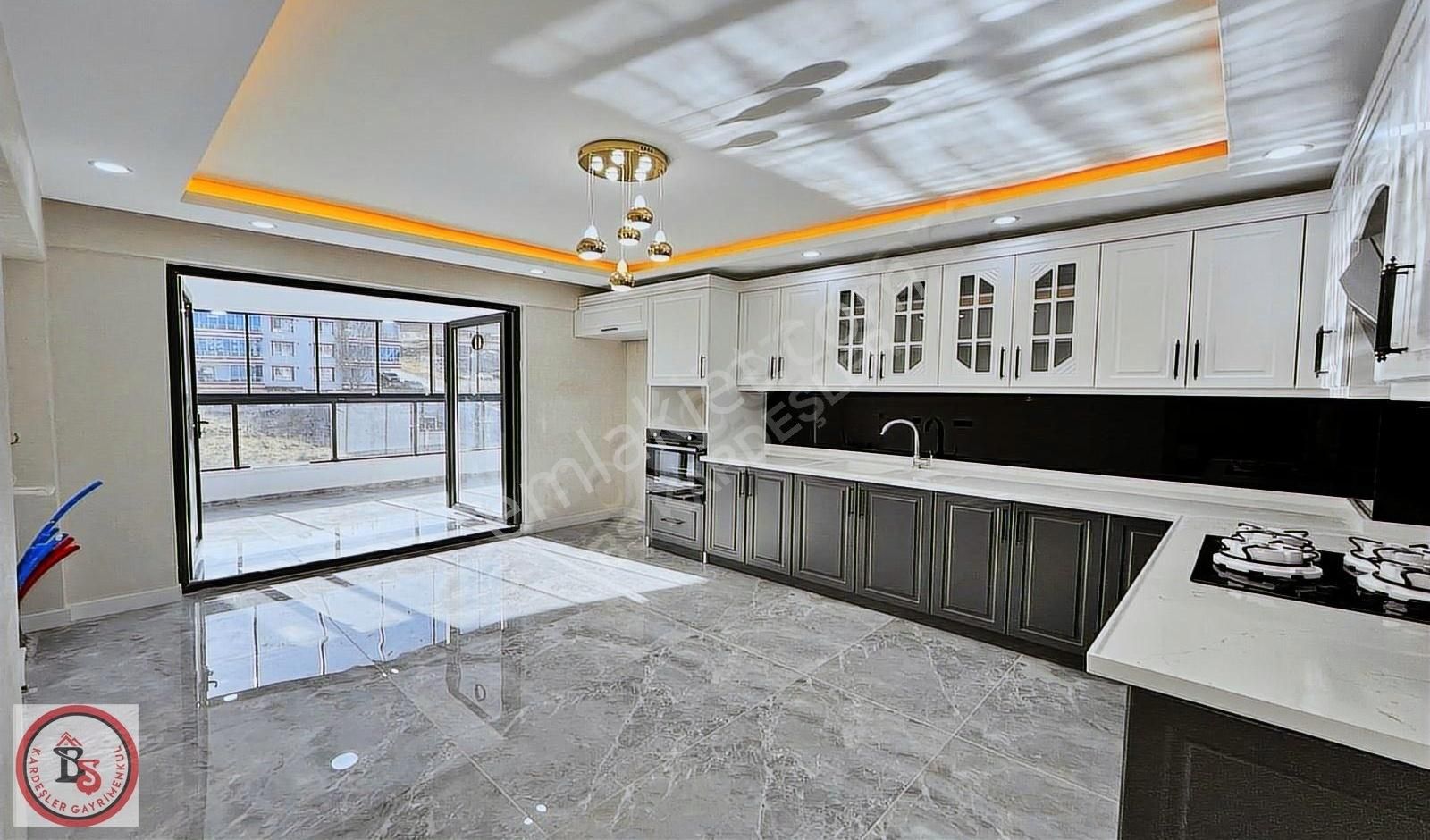 Keçiören Bağlum'da Ana Caddede Geniş Balkon G.odalı Geniş 3+1