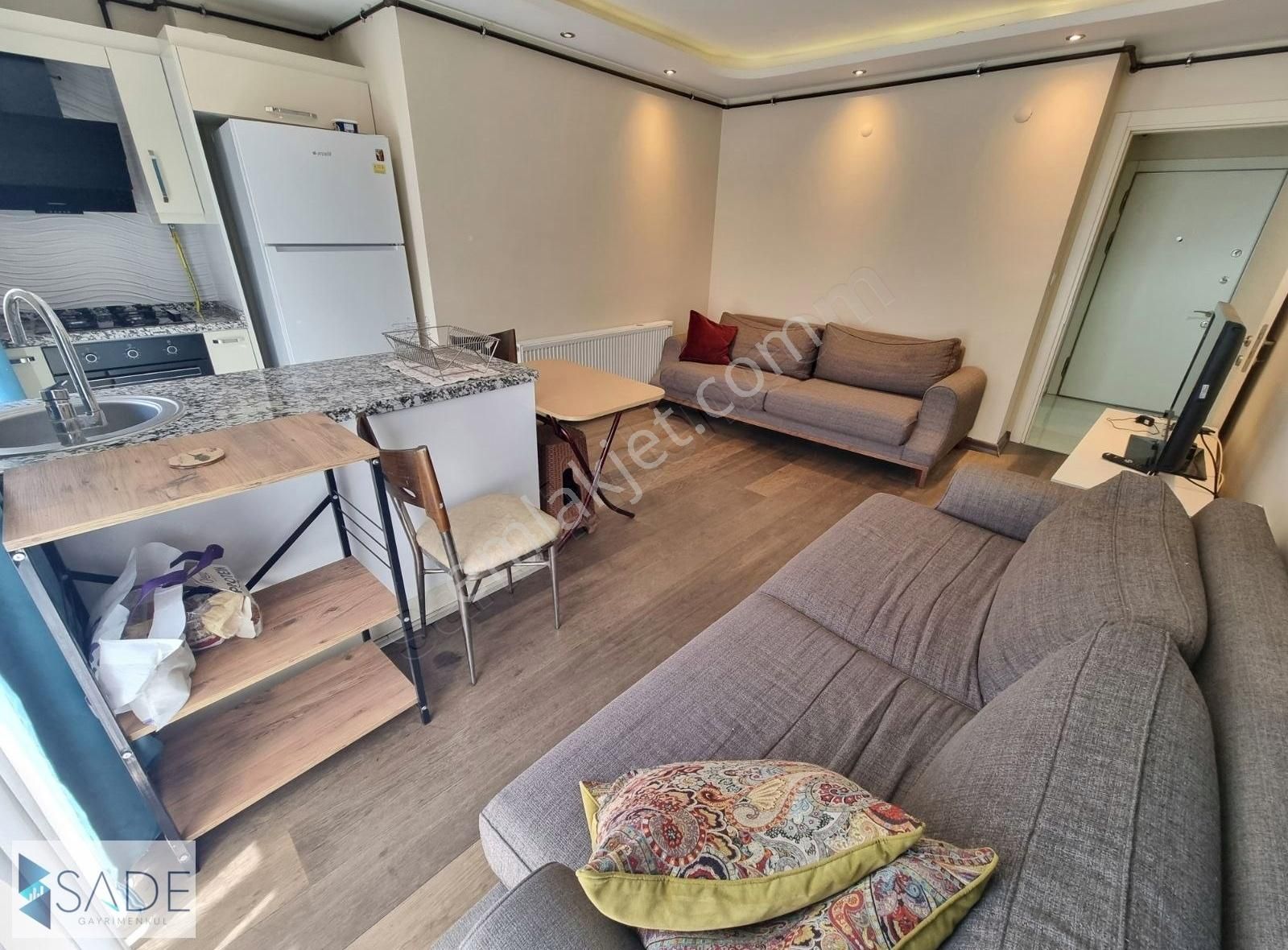 Sadeden Full Eşyalı Geniş Arakat Doğalgazlı 1+1