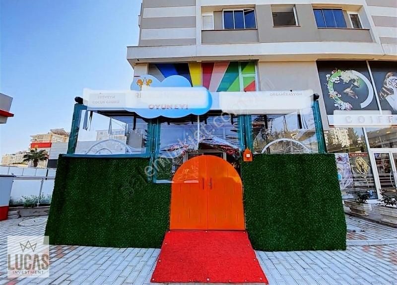 Konyaaltı Uluç'ta İşlek Bir Konumda 3 Katlı Geniş Ferah Dükkan