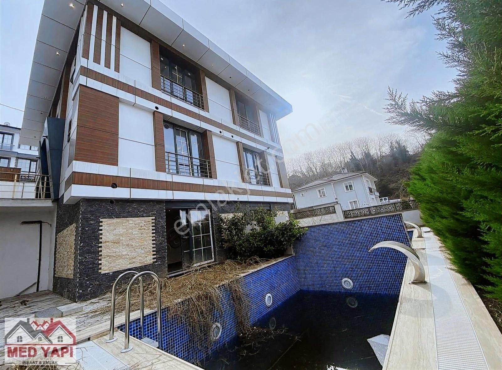 Şile Med Gayrimenkul Deniz-doğa Manzaralı 4+1 Havuzlu Lüx Villa