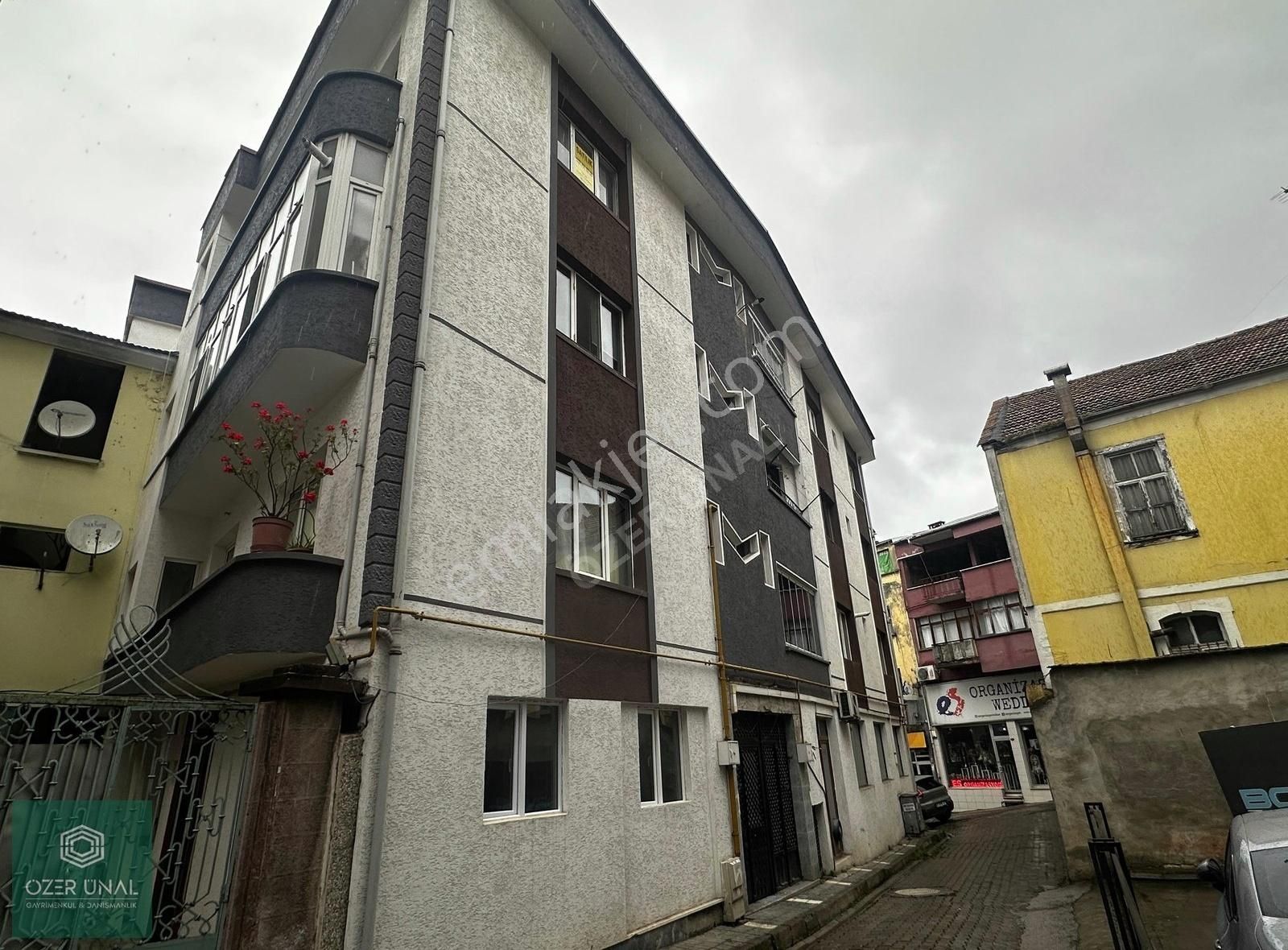 Trabzon Cumhuriyet Mahallesi 1+1 Satılık Daire