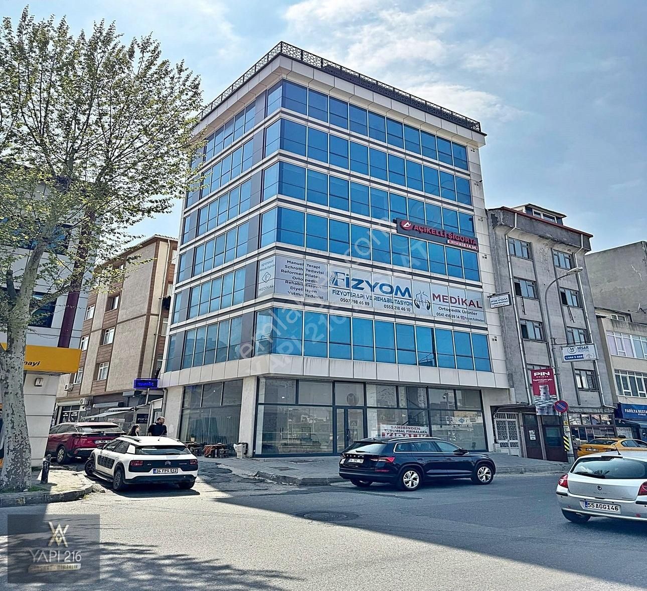 Alemdağ Caddesinde Metro Çıkışında Erdem Hastanesi Yanı Satılık