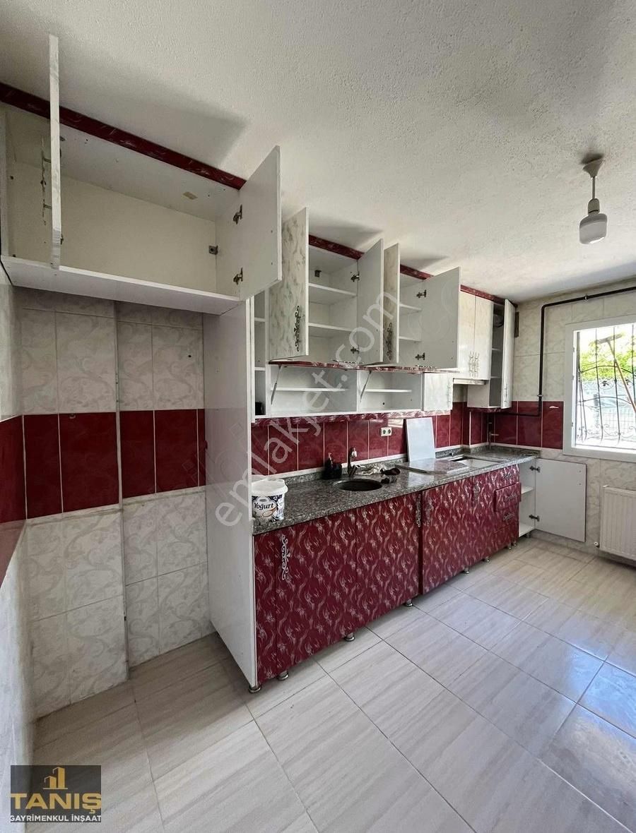 Adana Yüreğır Yenidoğan Mah 3+1 Doğalgazlı Geniş Otrumlu Daire