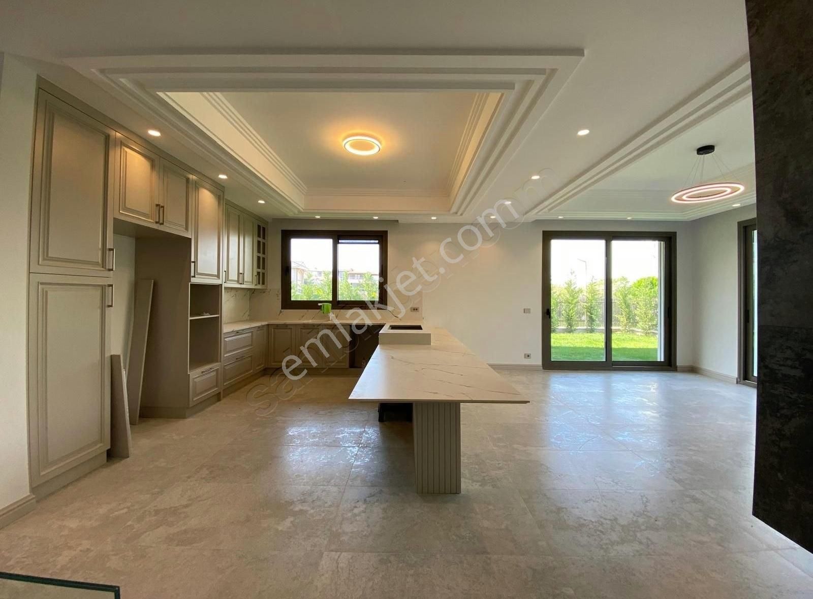 Servergazi Emlak Servergazide Köse Başı Sıfır Lüx Villa