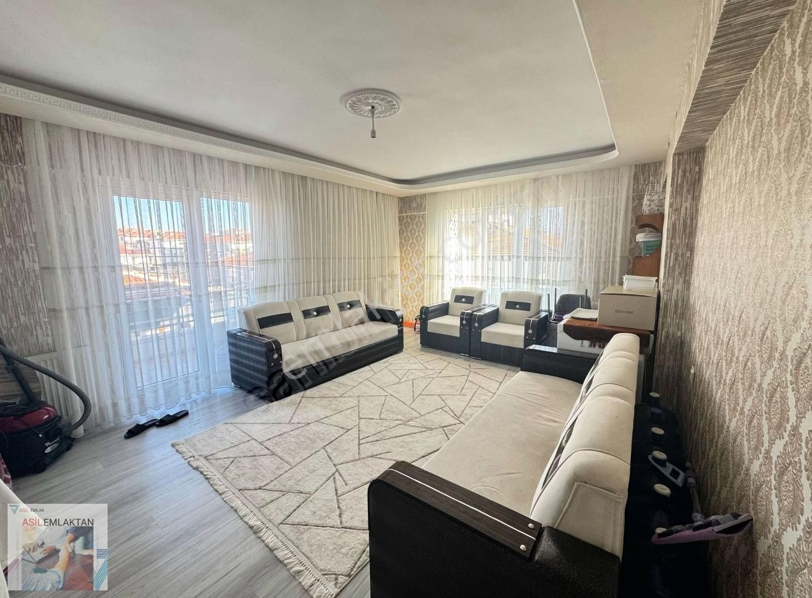 Asil 3+1 125 M2 İskanlı Yalıtıml Krediye Uygun Fırsat Daire