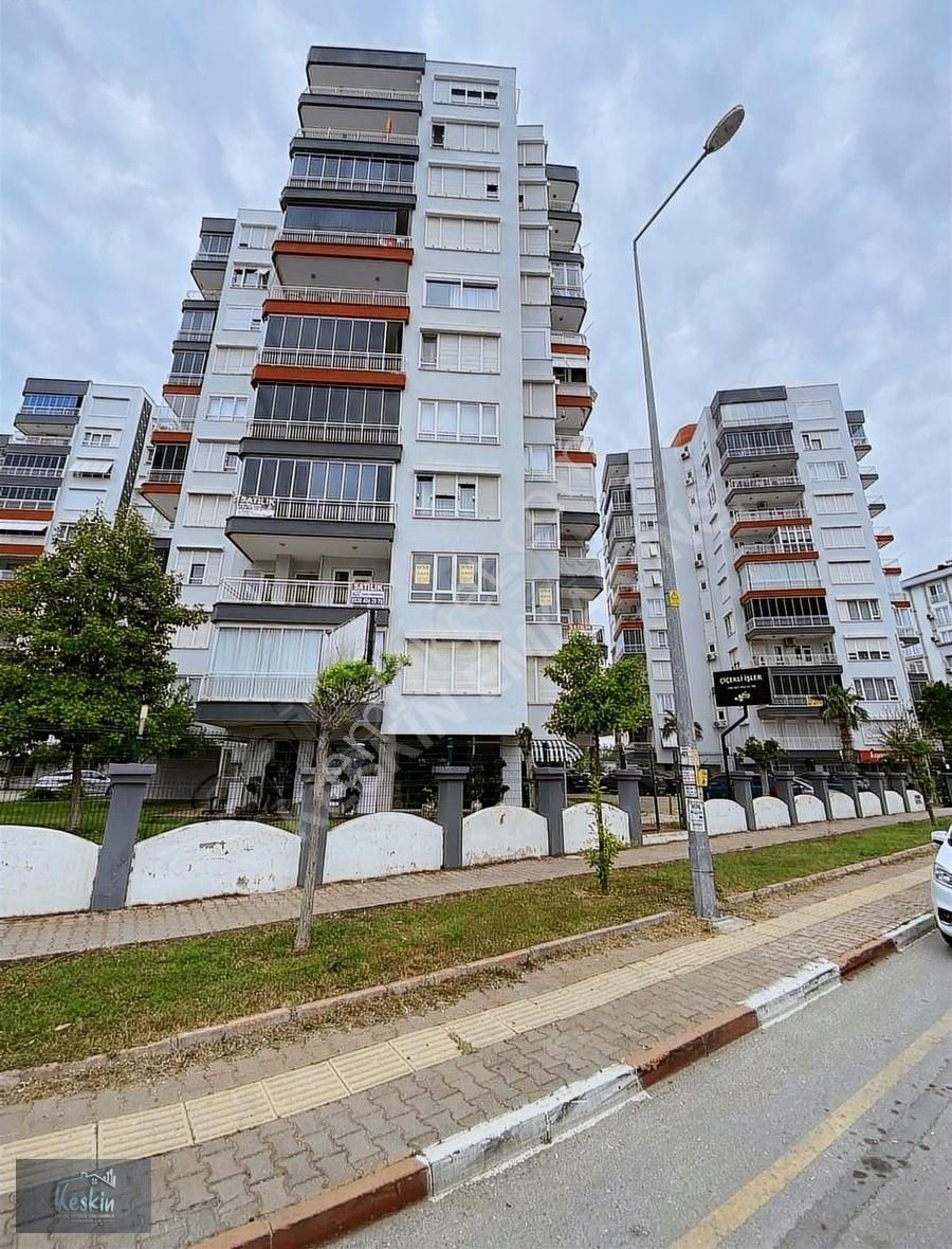Fener Caddesi Fener Sitesinde Satılık 3+1 Arakat 165 M2 Daire