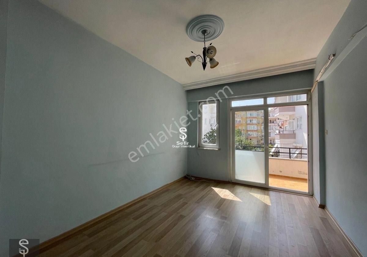 Alanya Şekerhane'de Satılık 2+1 Ayrı Mutfak Geniş Daire