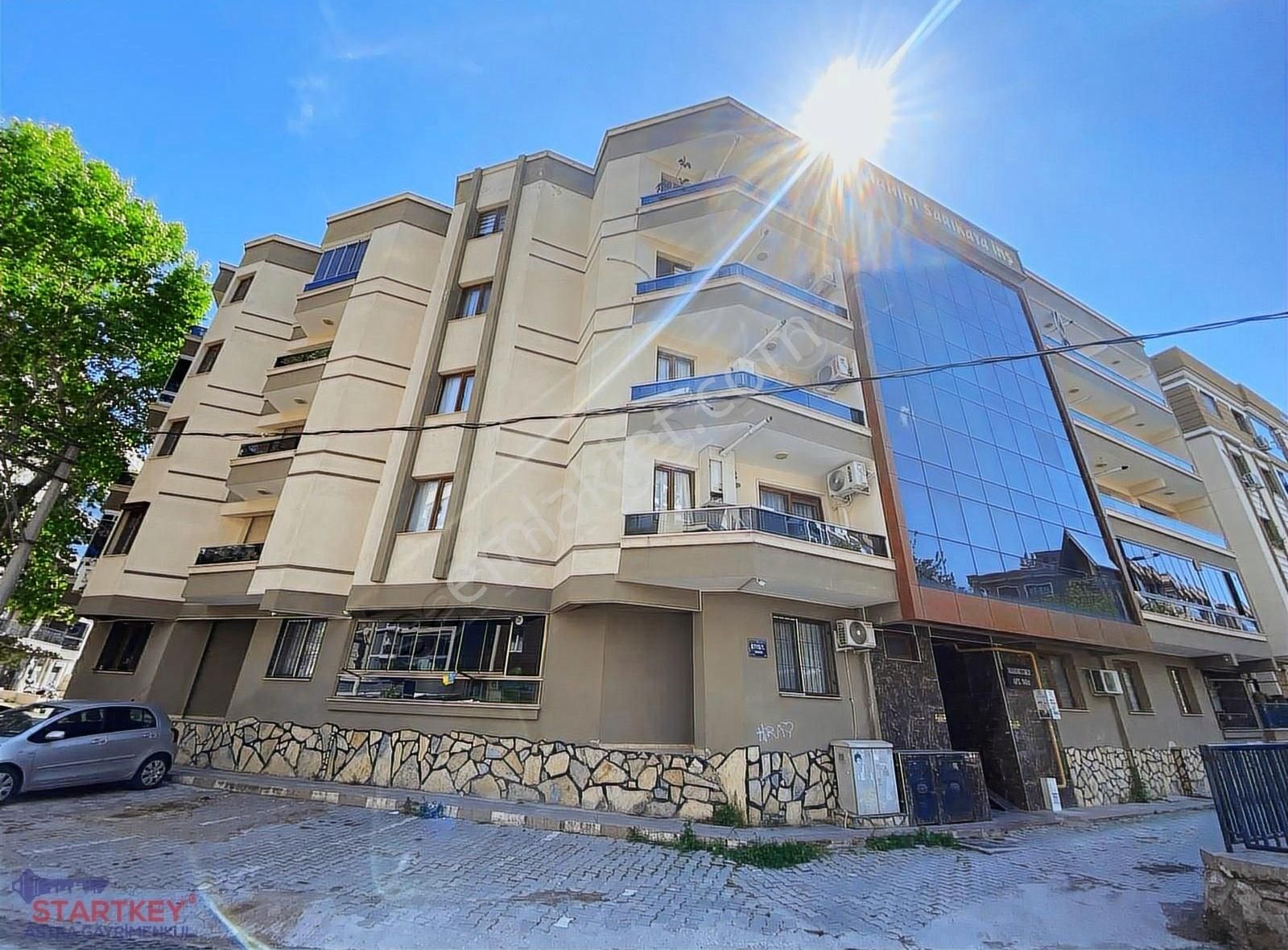Çiğli'de Anadolu Cad. Yakını Geniş Ferah 3+1 Daire