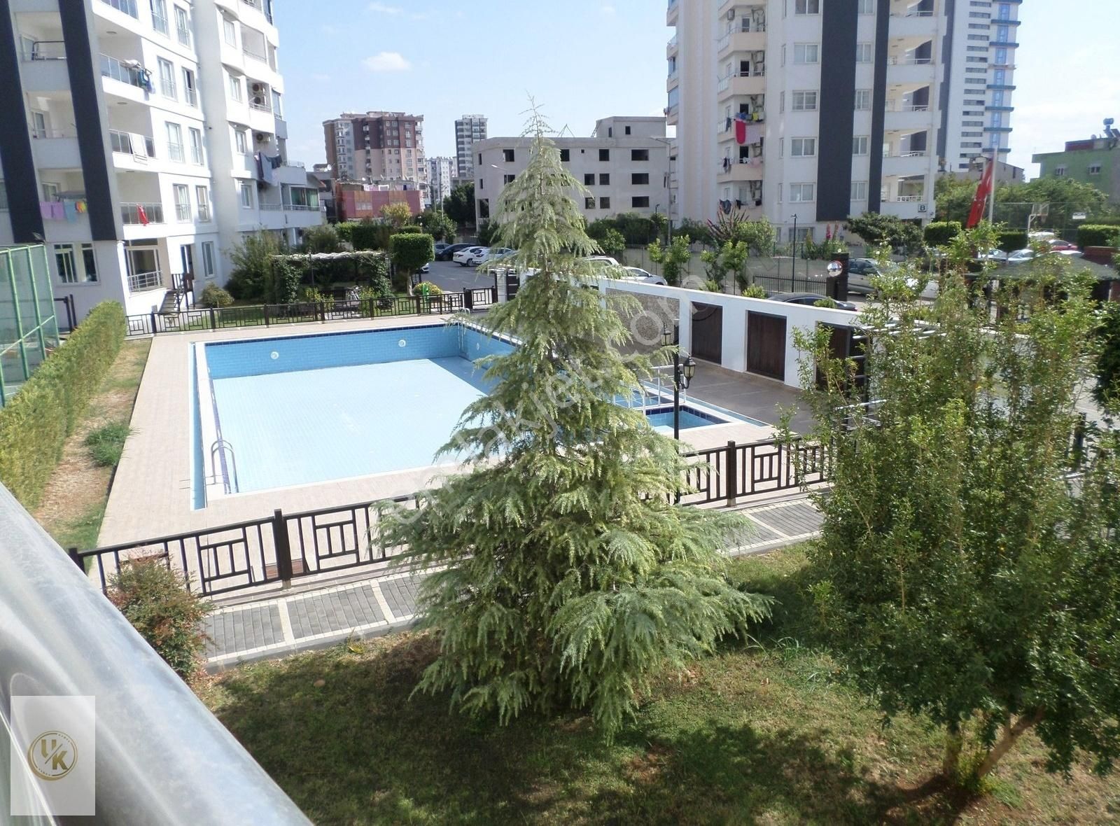 Gürselpaşa Da Havuzlu Güvenlikli Sitede K.mutfak 3+1 Satılık D