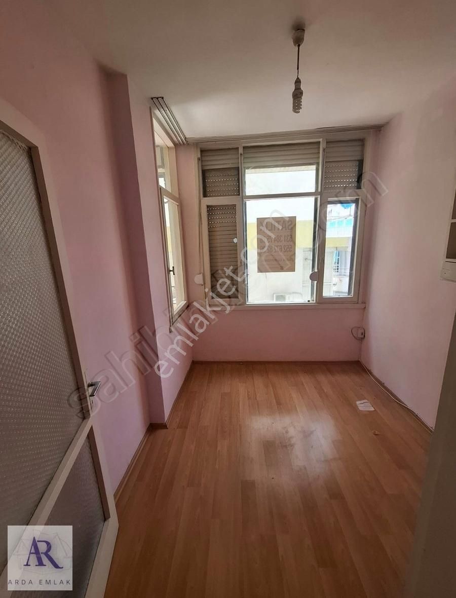 Alaybey Merkezde İzban Durağı Köşesinde 2+1 80 M2 - Görsel 11