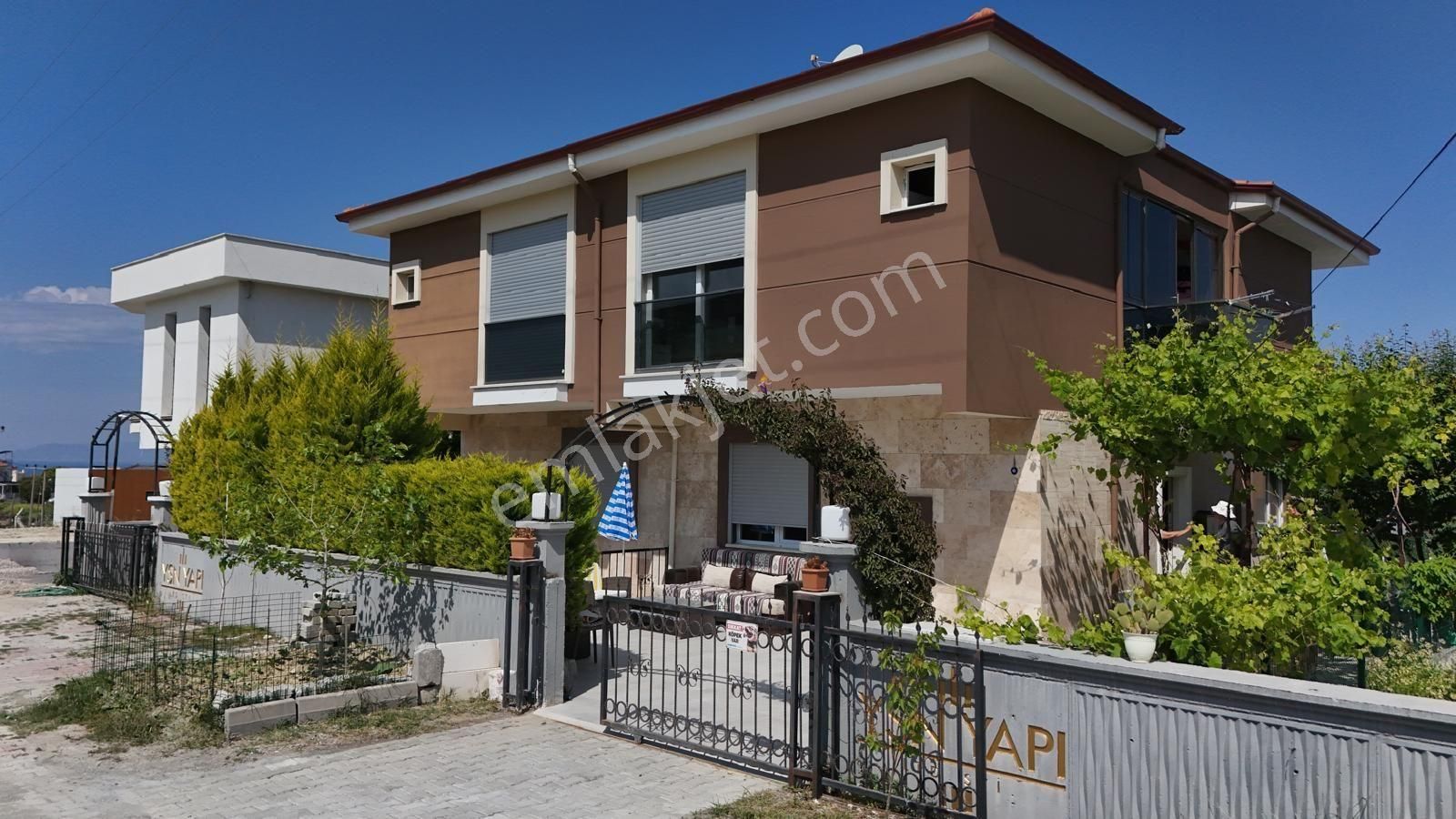 Kuşadası Manzaralı Soğucak Mahallesi'nde Havuz Listede 4+1